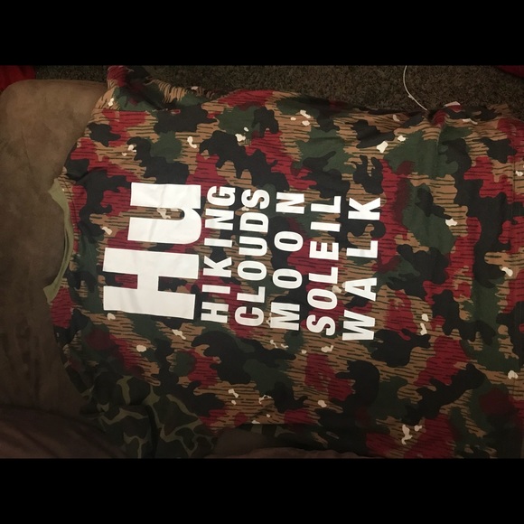 CLOTHES - Picture 4 of 8